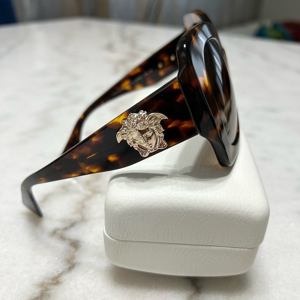 Versace Tortoiseshell Square Sunglasses with Brow… - image 2